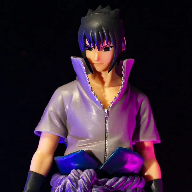 Modelo colecionável Uchiha Sasuke.